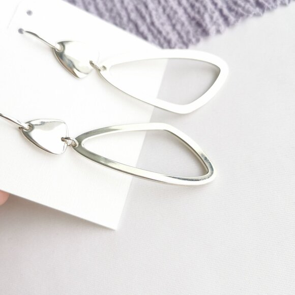 Kendra Scott Kira Silver Drop Earrings - Picture 4 of 4